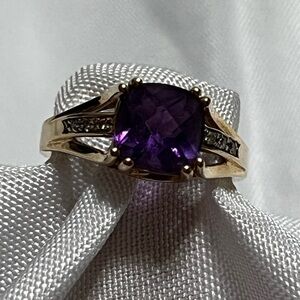 10K YELLOW GOLD AMETHYST DIAMOND RING